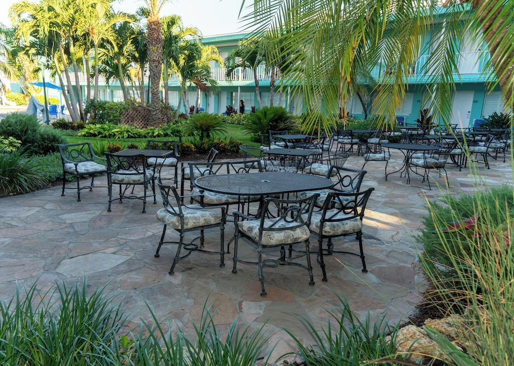 Thunderbird Beach Resort photo 43