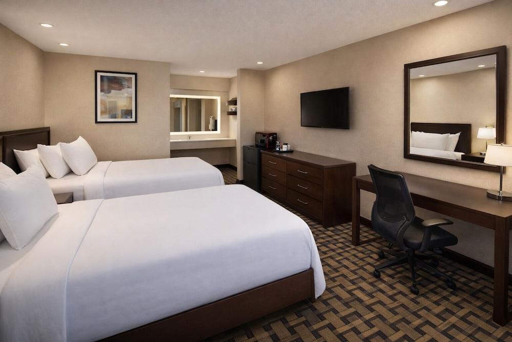 Spring Place Inn & Suites photo 6