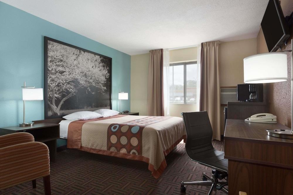 Super 8 by Wyndham Mt. Vernon IL photo 3