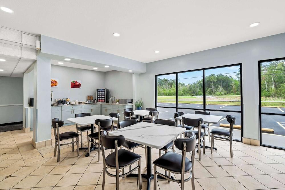 Quality Inn & Suites Biloxi - Ocean Springs photo 45