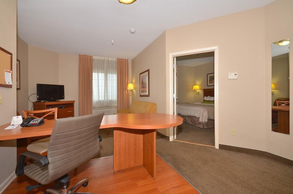 Candlewood Suites Clarksville by IHG photo 2