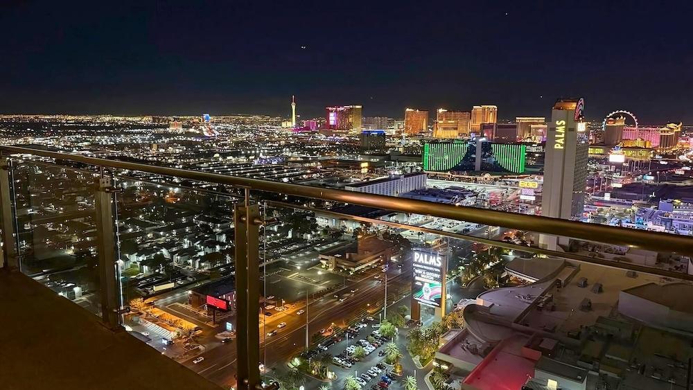 Vista Balcony Bliss Palms Place Strip Suite Hotel/Resort & Casino photo 14