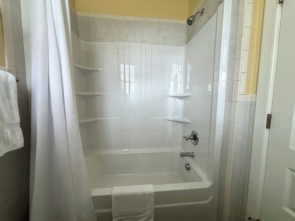 Grand Lux Inn photo 26