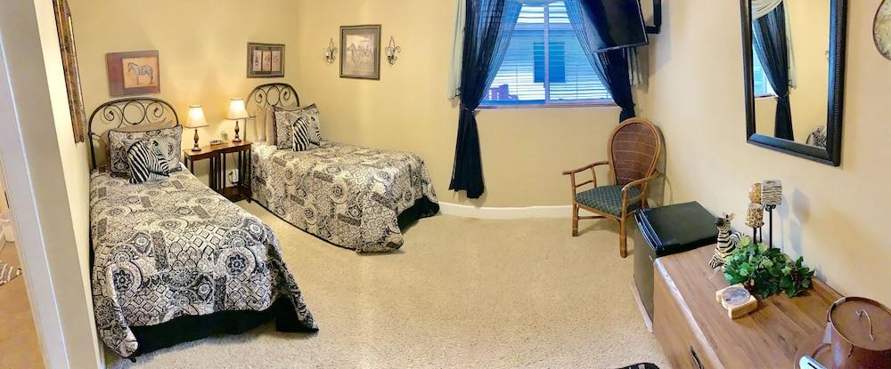 Monroe Street Suites photo 7