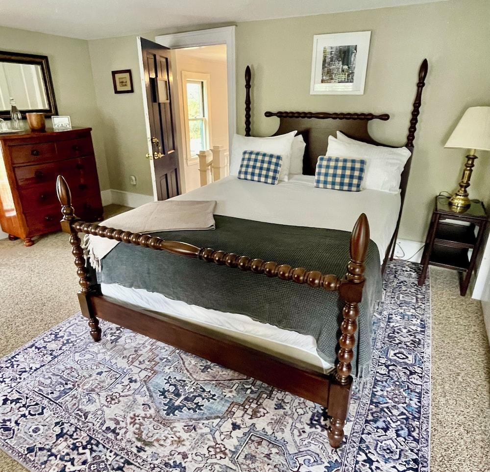 The Inn at Gristmill Square photo 42