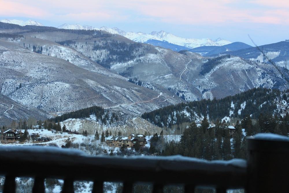 Snowberry by Elevation Accommodations photo 26