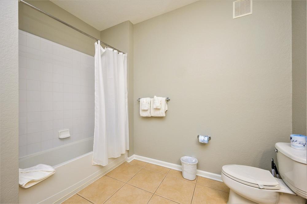 Vista Cay Resort by Millenium at Universal Blvd photo 48