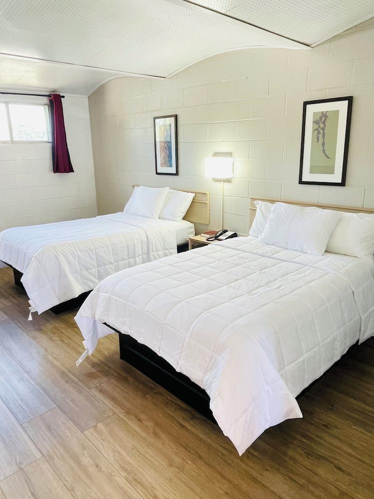 Georgianna Motel photo 2