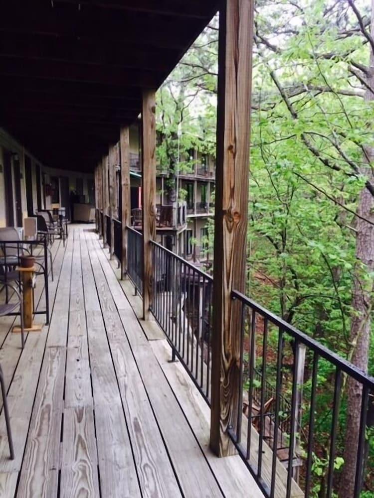 Compton Ridge Resort photo 3