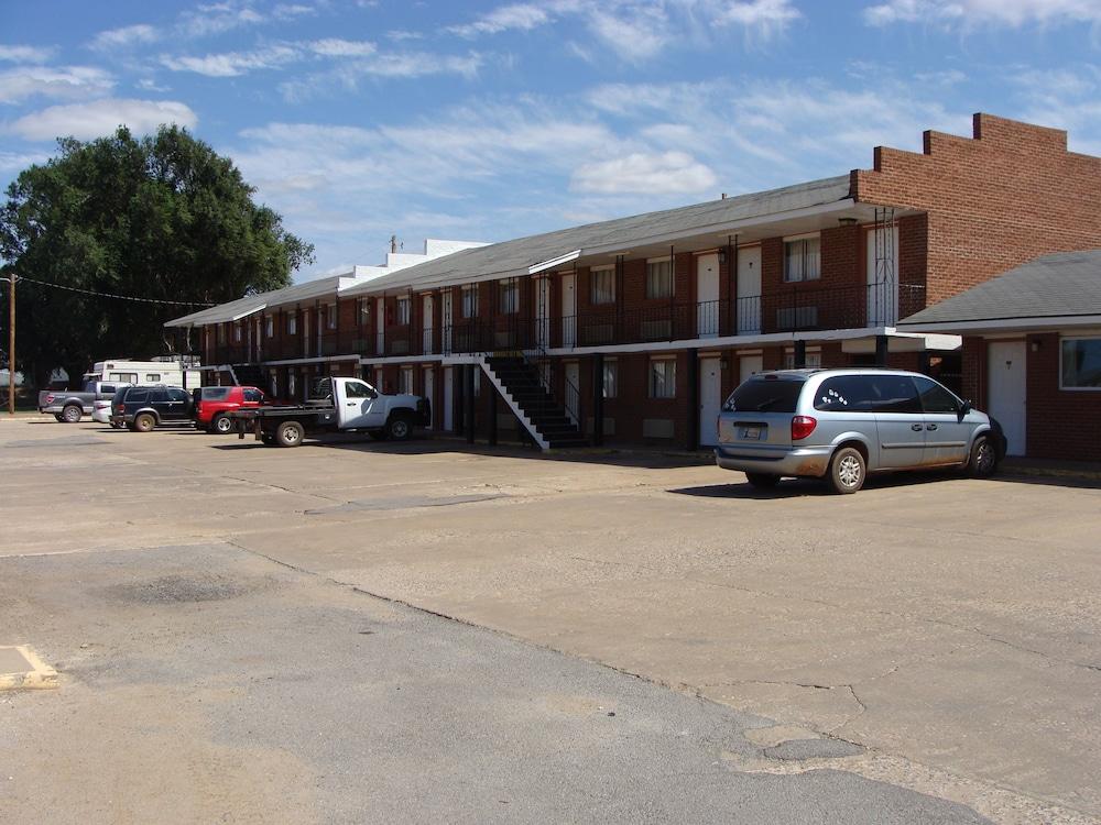 Holiday Motel photo 27