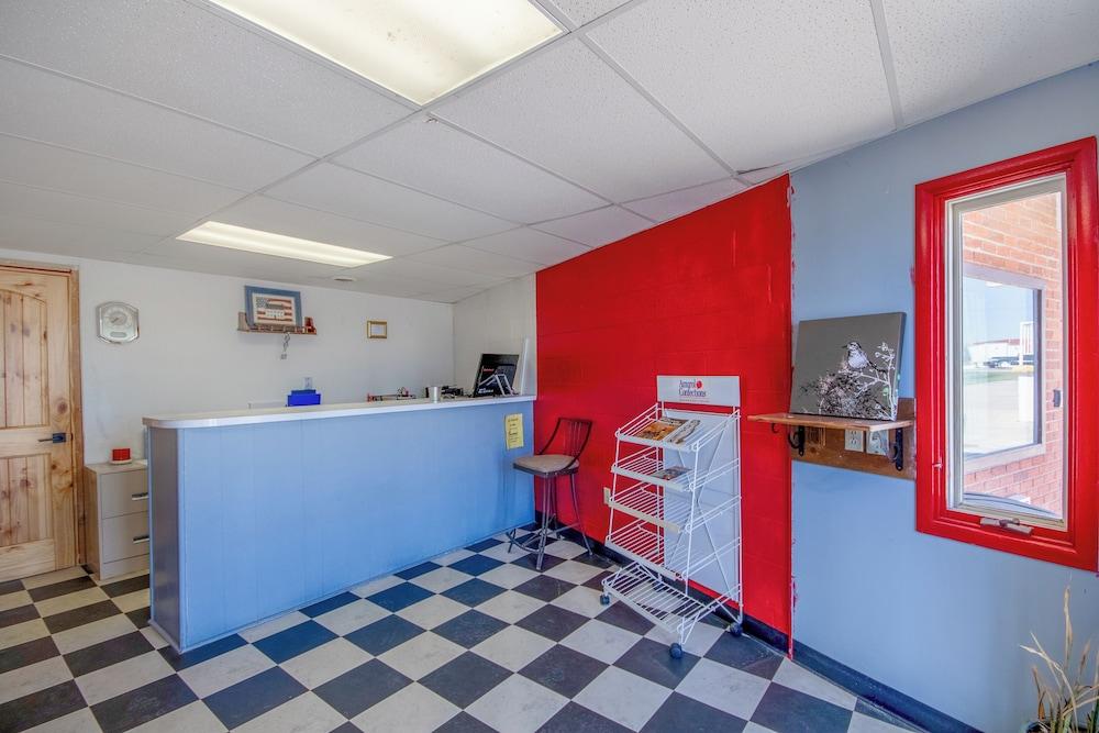 OYO Crossroads Inn photo 32