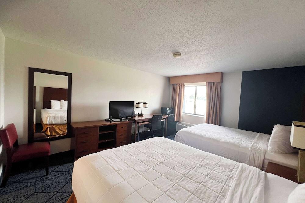 Baymont by Wyndham Columbia, MO photo 7