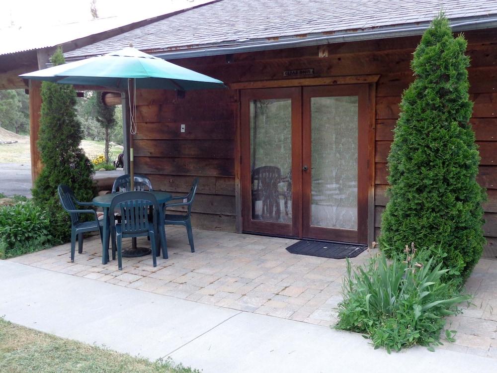 Evergreen Haus photo 32