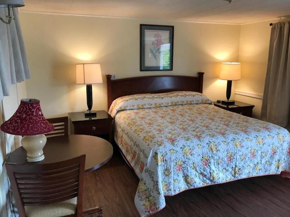Royal Coach Motor Lodge photo 19