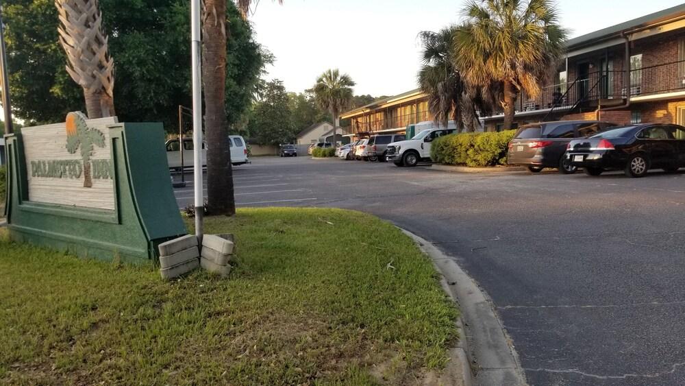 Palmetto Inn photo 1