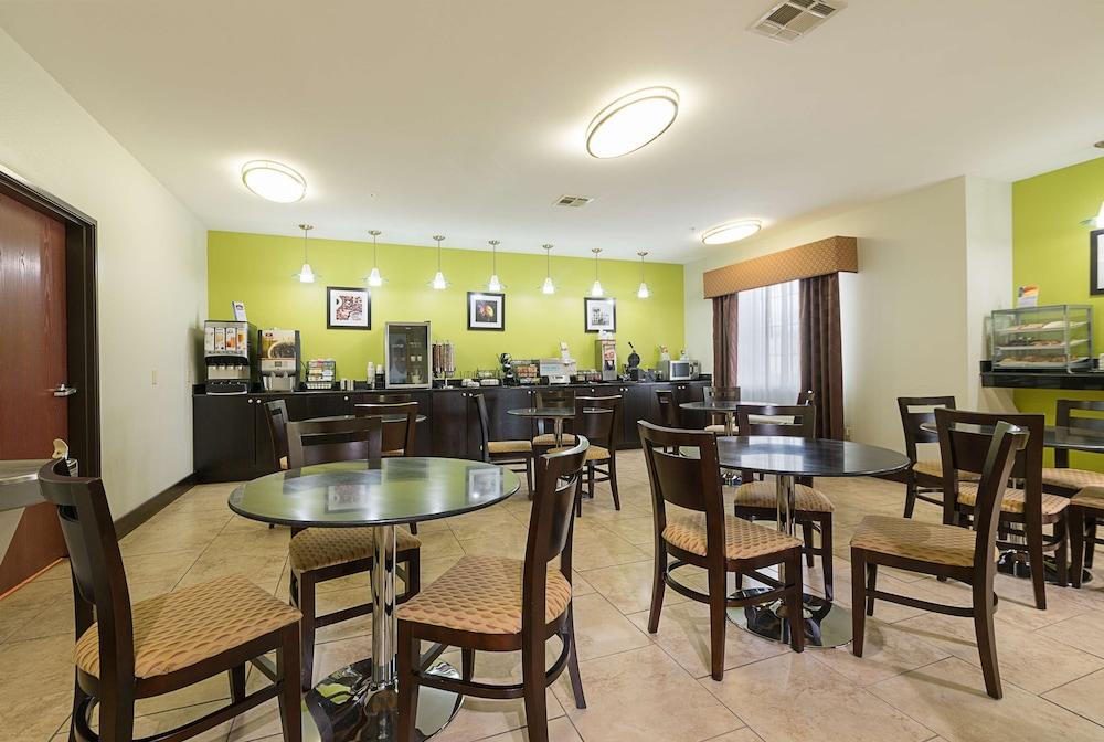 Best Western Plus Deridder Inn & Suites photo 47