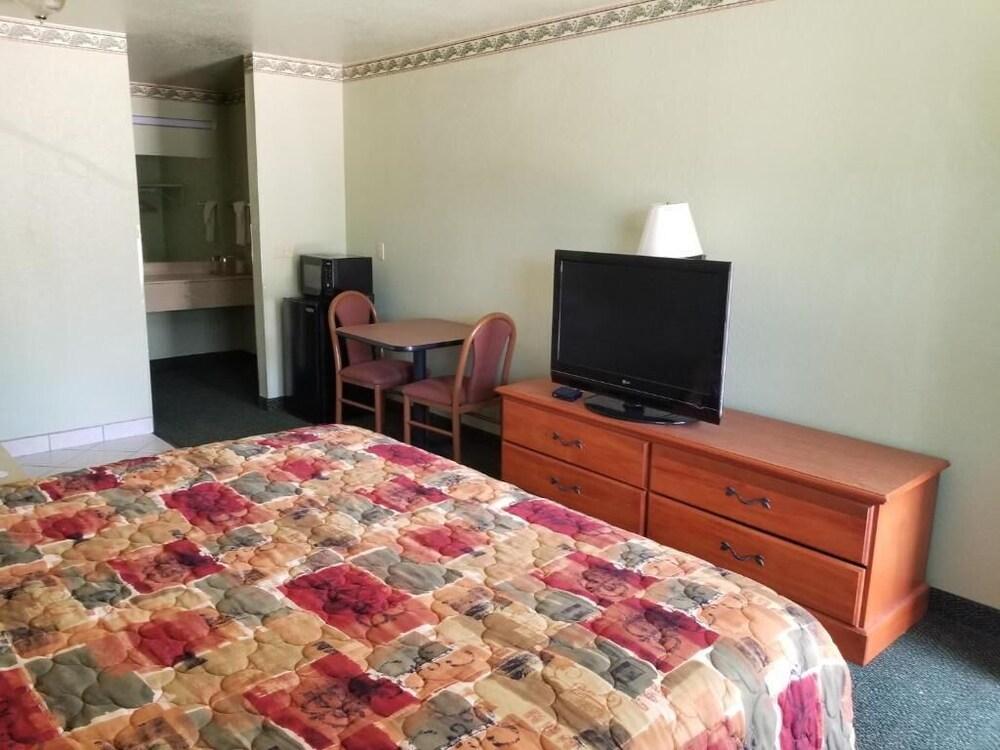 Haltom Inn photo 19