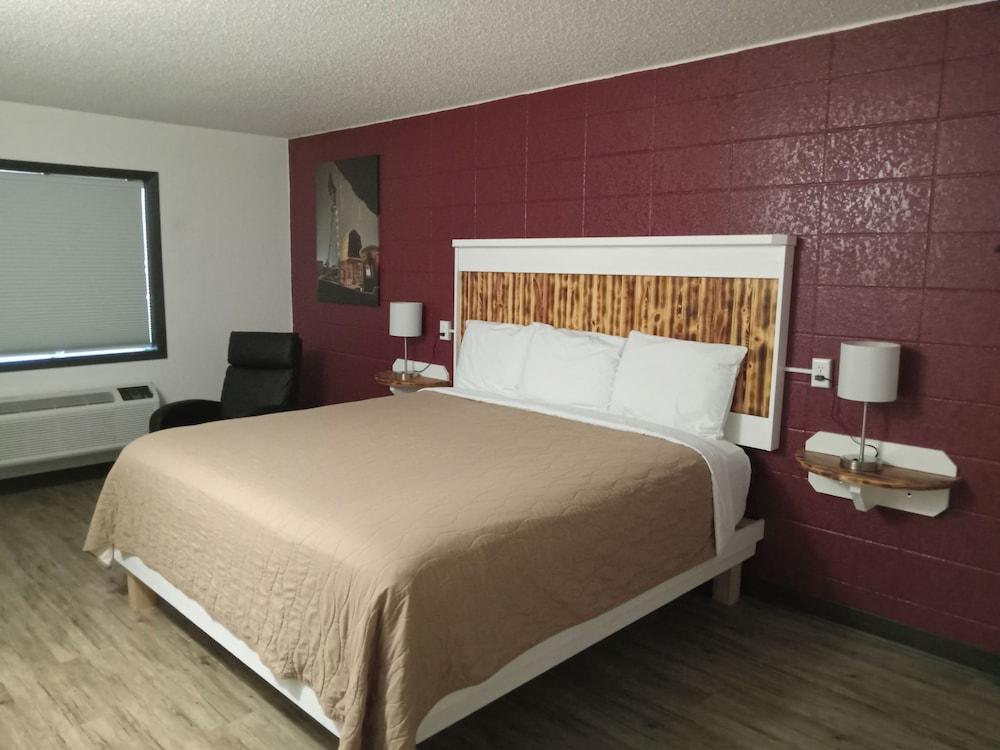 American Inn photo 12