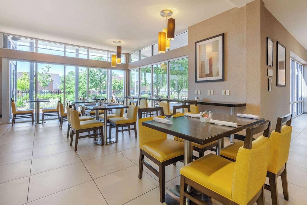 SpringHill Suites by Marriott Fort Collins photo 68