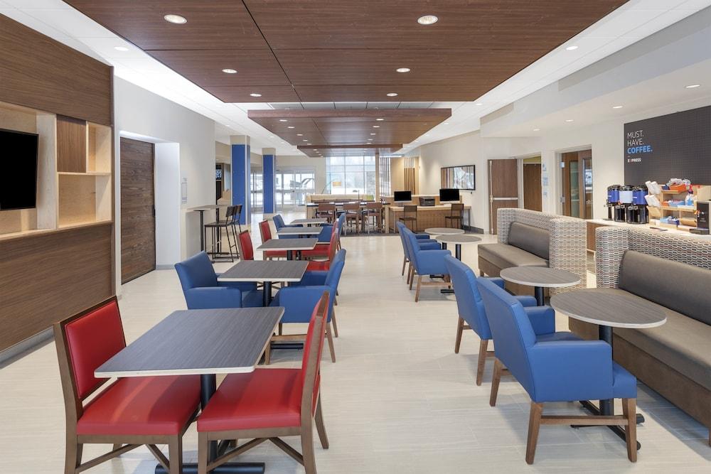 Holiday Inn Express & Suites Hudson I-94 by IHG — hotel in Hudson
