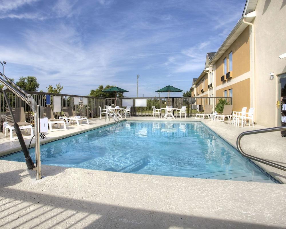 Quality Inn Fitzgerald photo 19