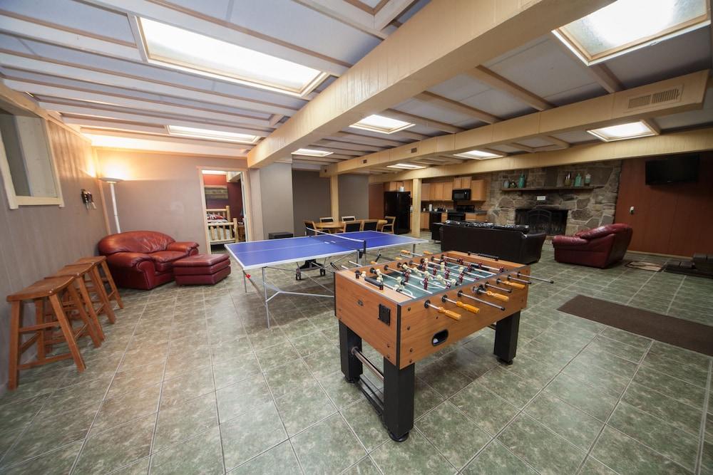 Log Cabin Lodge & Suites photo 35