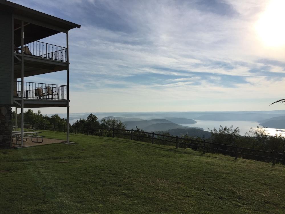 Whitney Mountain Lodge photo 5