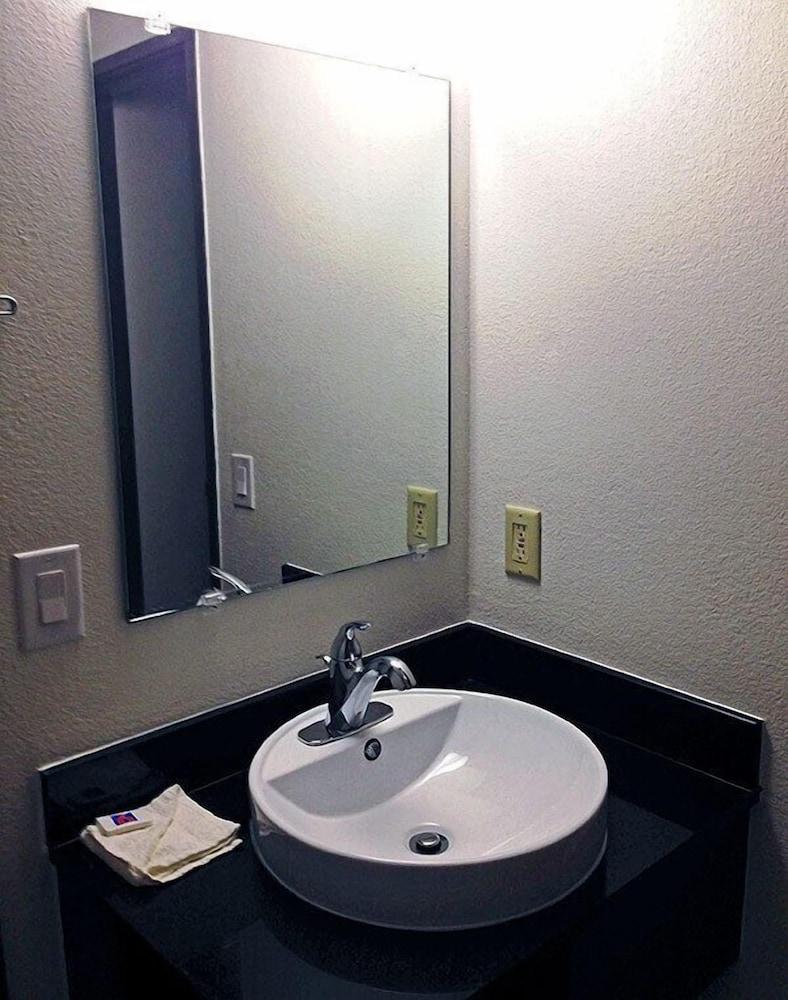 Motel 6 Omaha, NE photo 32