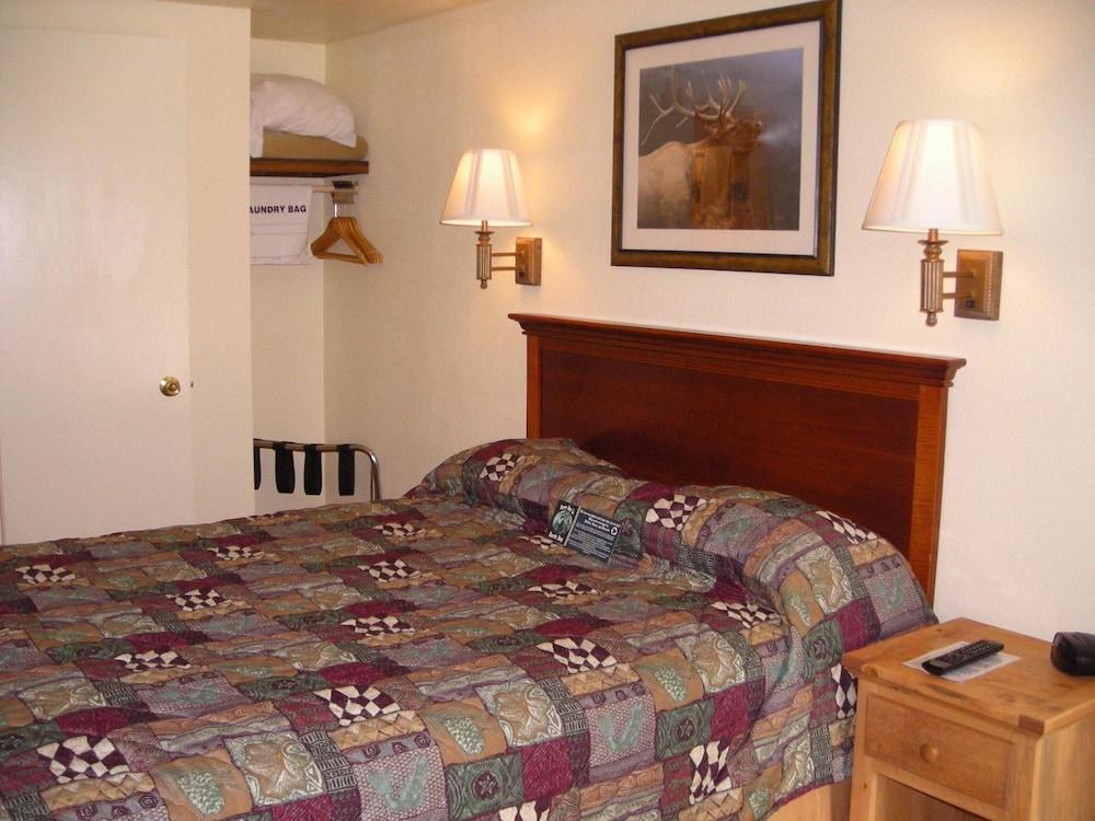 Falls Motel photo 36