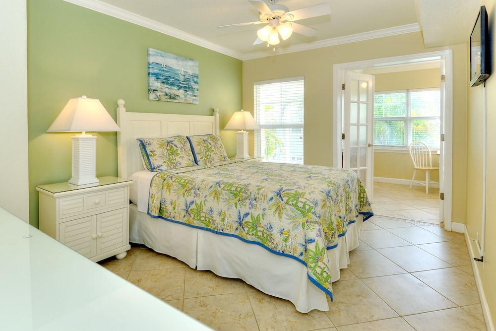 Barefoot Beach Resort photo 19