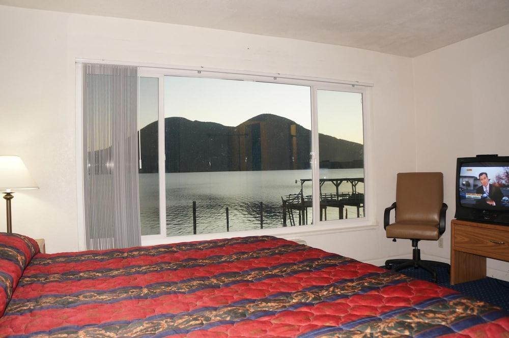 Lake Marina Inn photo 8