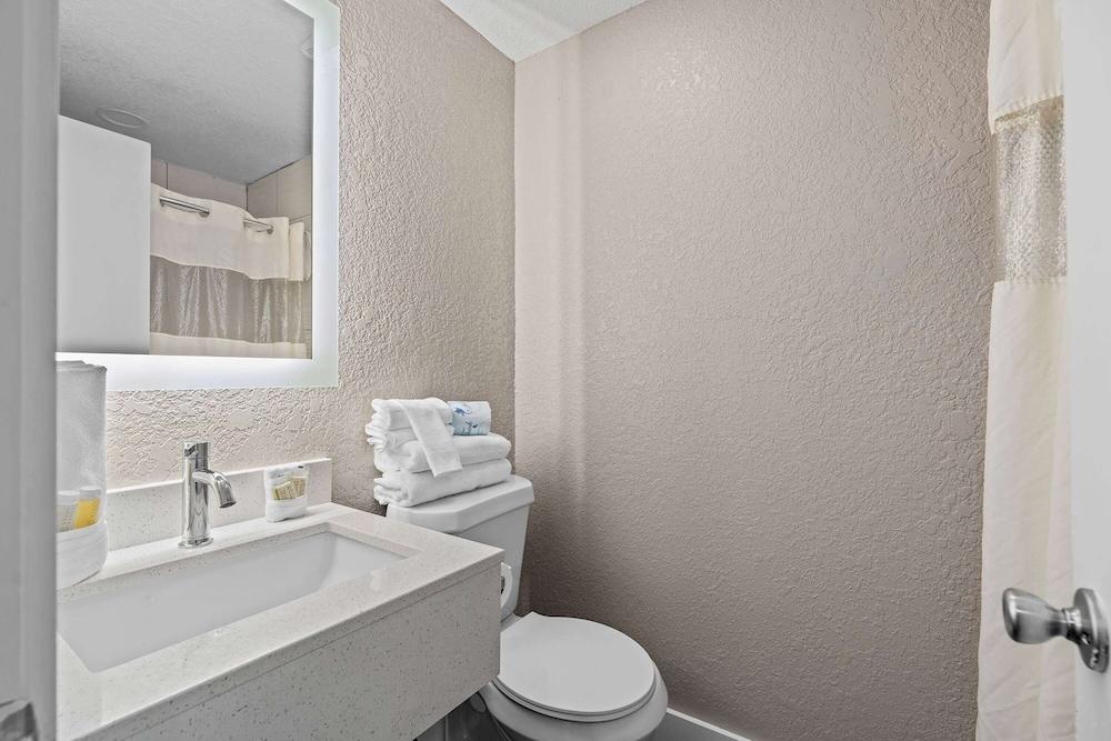 Super 8 by Wyndham Kissimmee/Orlando photo 28