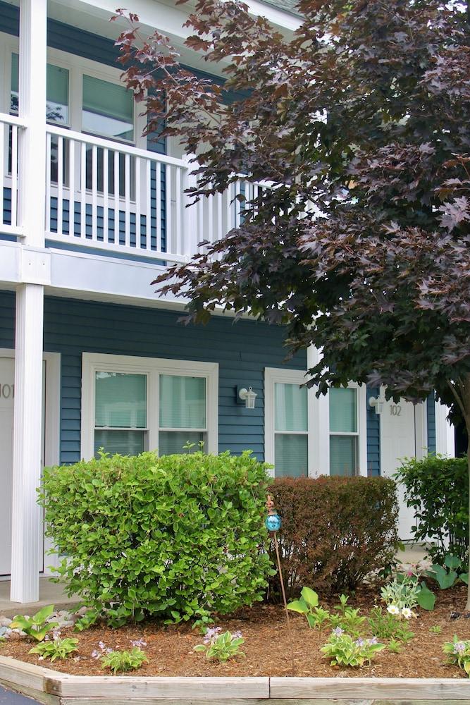 Empire Lakeshore Inn photo 45