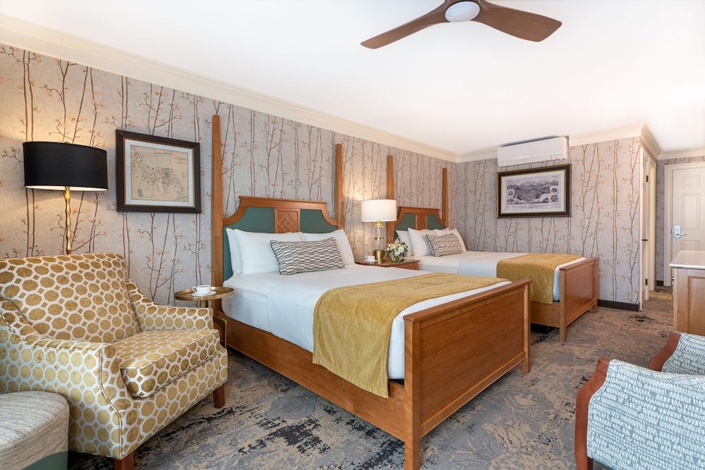Bar Harbor Inn photo 9