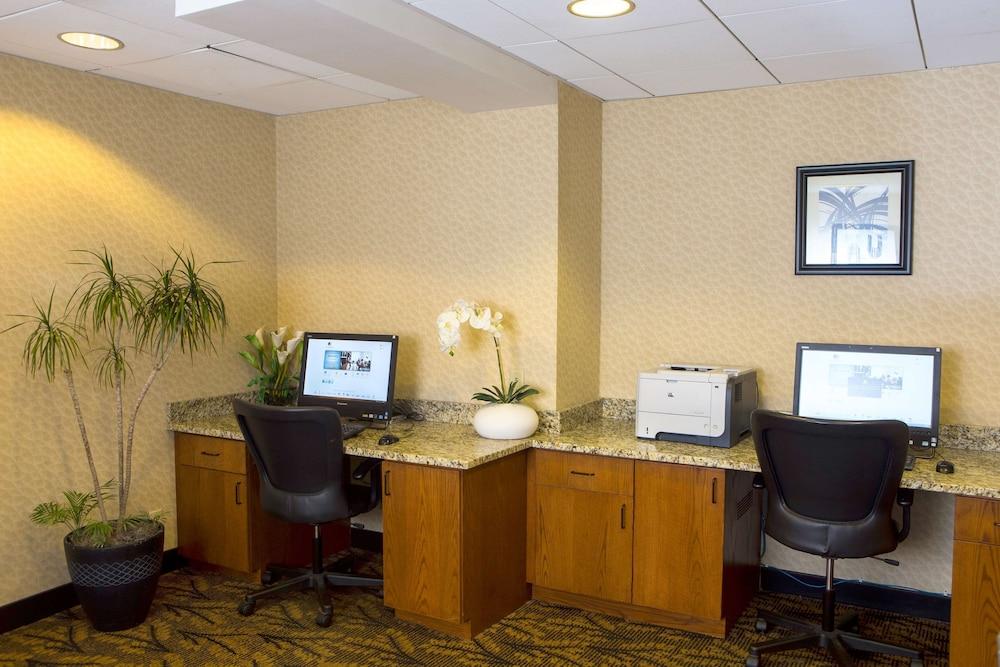 DoubleTree by Hilton Hotel Portland photo 42