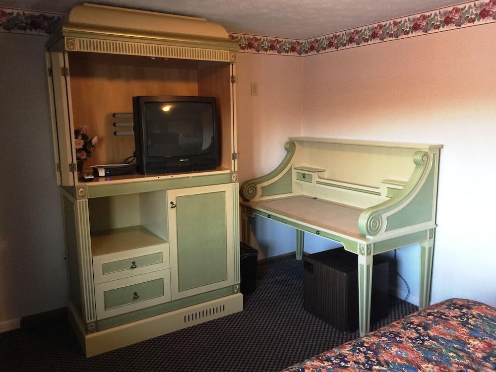 Budget Inn North Stonington photo 22