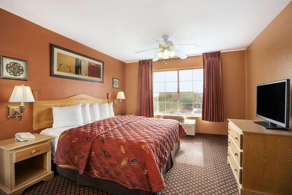 Garner Hotel Phoenix Northwest – Surprise by IHG photo 12