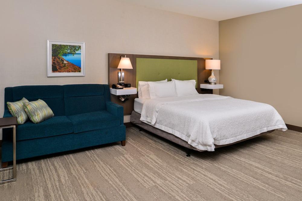 Hampton Inn Omaha Airport photo 11
