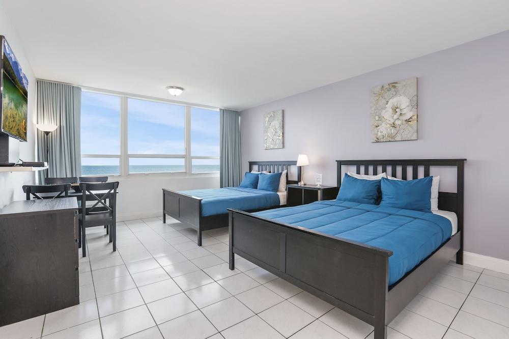 Castle Beach Suites by MiaRentals photo 44
