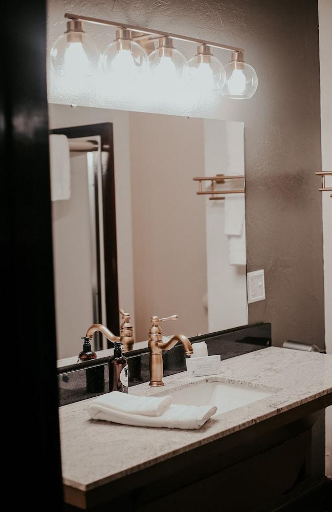 The Miner's Boutique Hotel photo 52