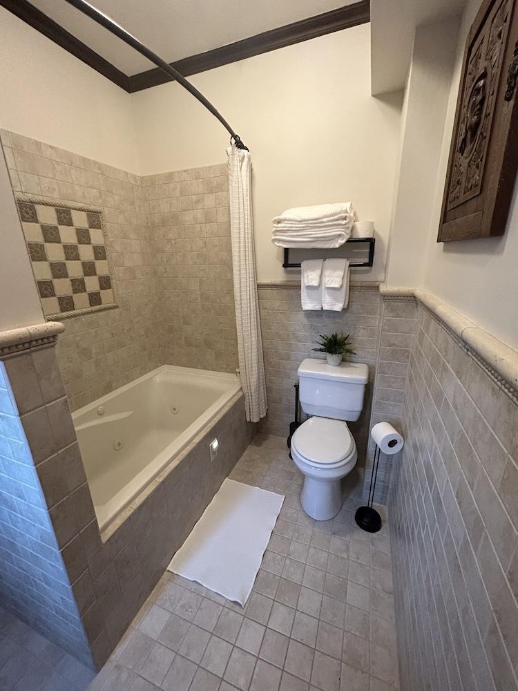 Hazeltine Boutique Hotel BnB photo 14