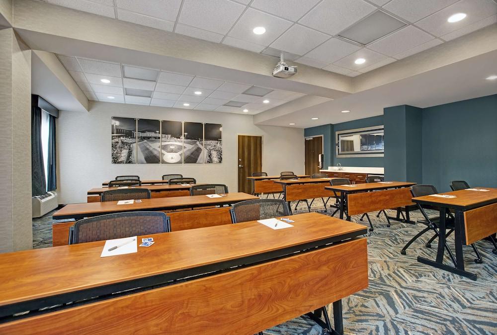 Hampton Inn Greenville I-385 - Woodruff Rd. photo 33