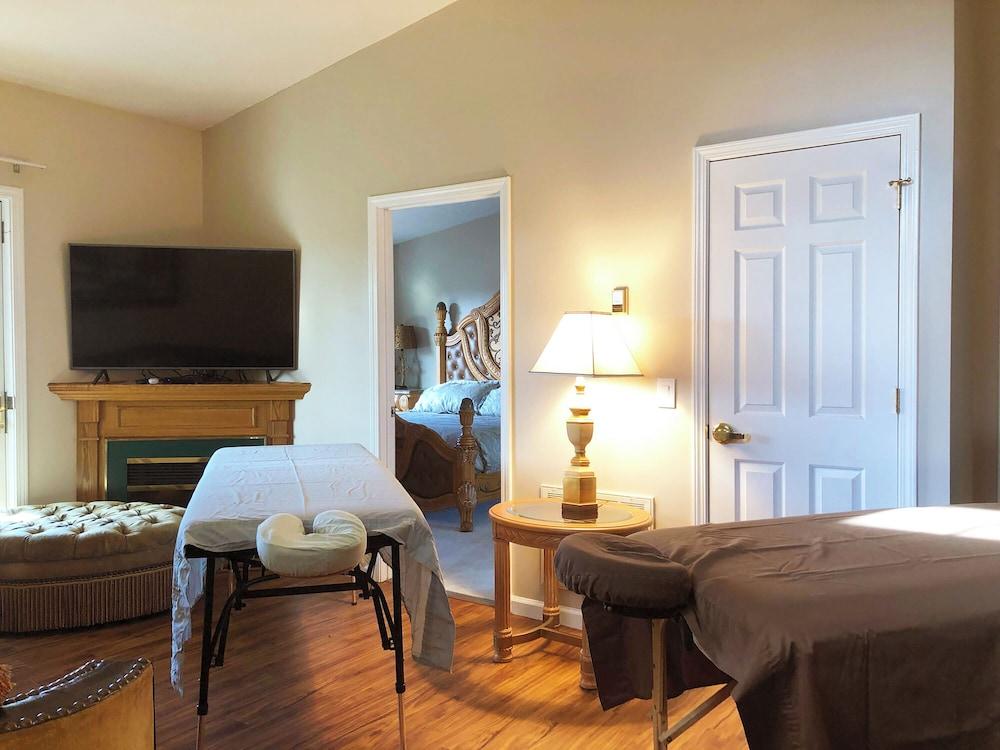 Grand Wood Suites photo 8