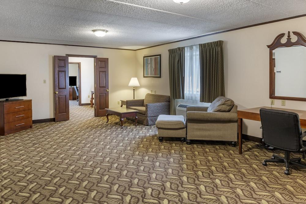 Quality Inn & Suites Zanesville City Center photo 20