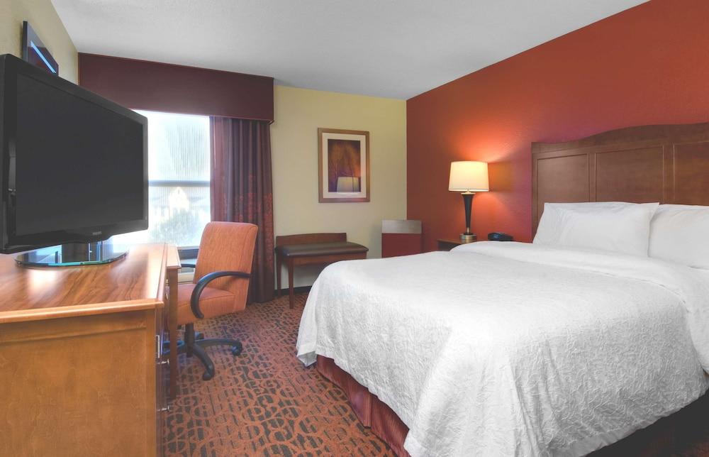 Hampton Inn Ft. Wayne-Southwest photo 18