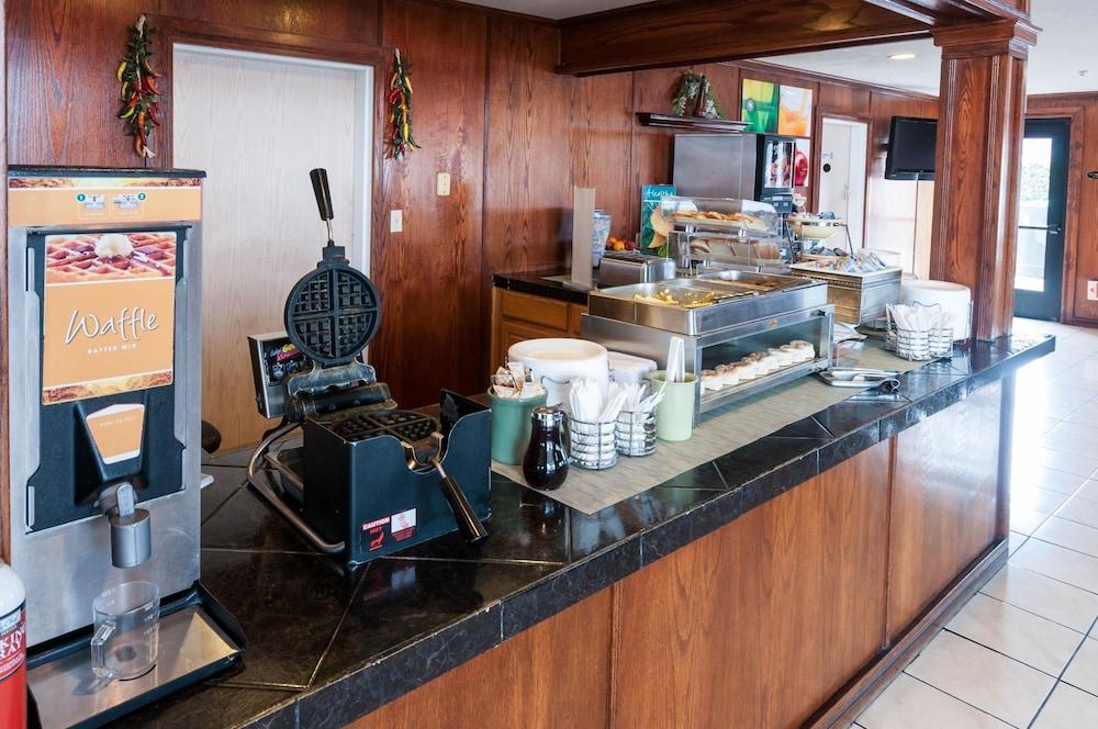 Quality Suites Albuquerque Airport photo 45