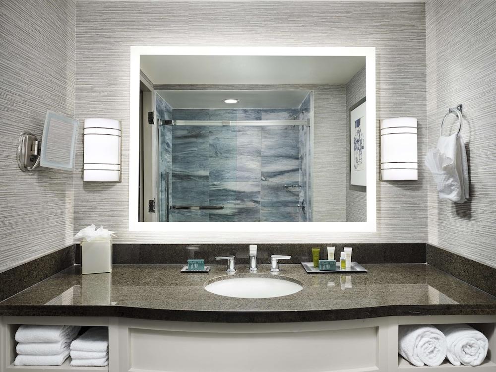 Hilton Virginia Beach Oceanfront photo 100