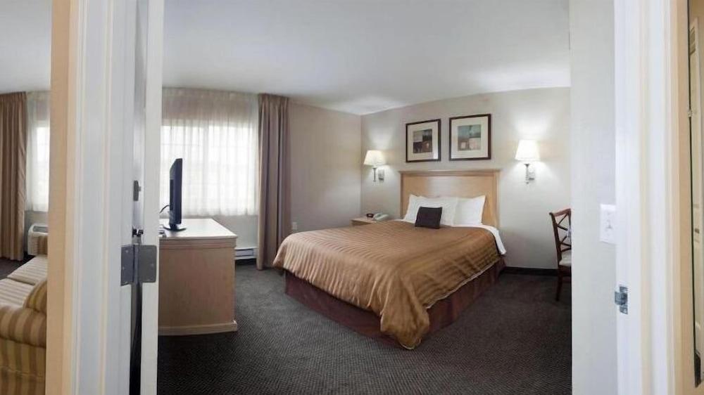 Candlewood Suites Milwaukee Brown Deer by IHG photo 16
