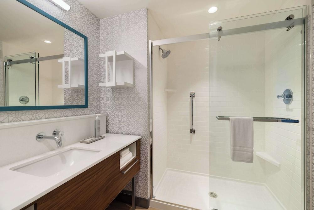 Hampton Inn & Suites Maui North Shore photo 31
