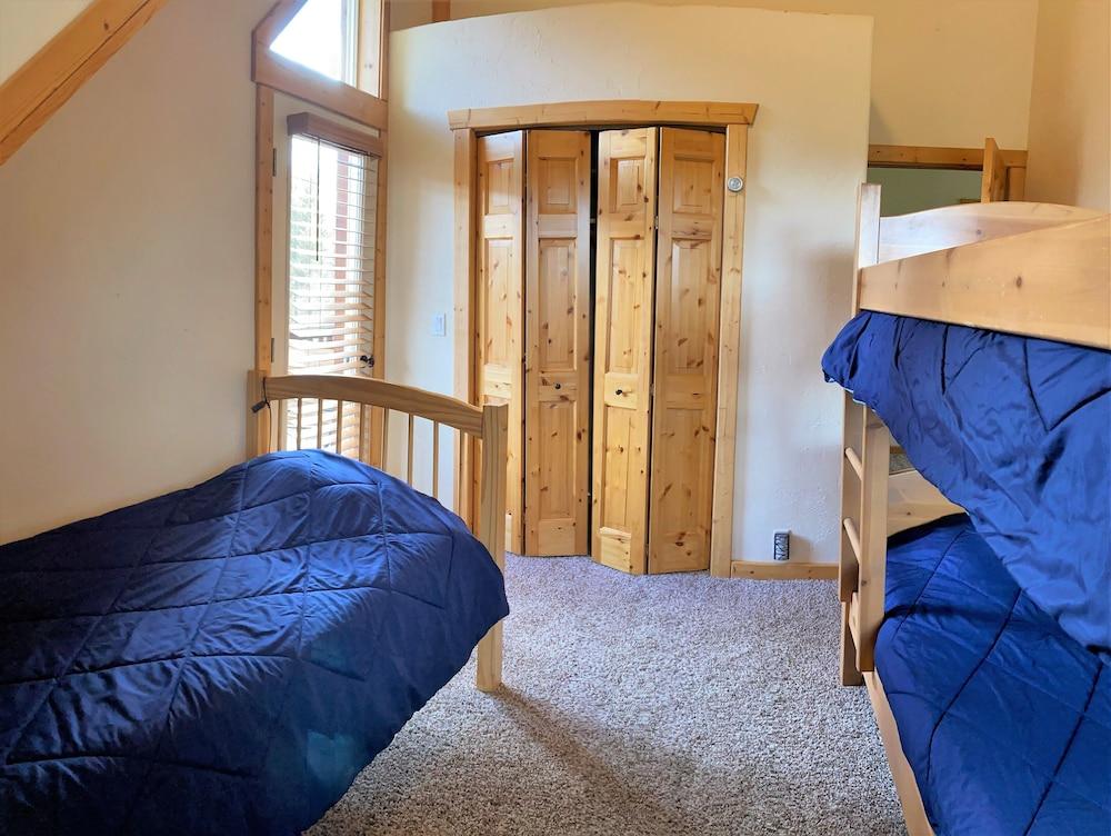 The Hideaway Hostel near Yellowstone photo 19